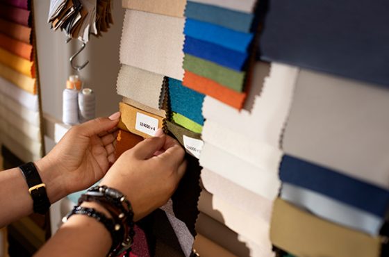 المنسوجات والأقمشة